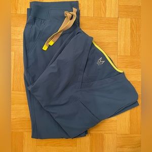 Size xs medelita scrub set!